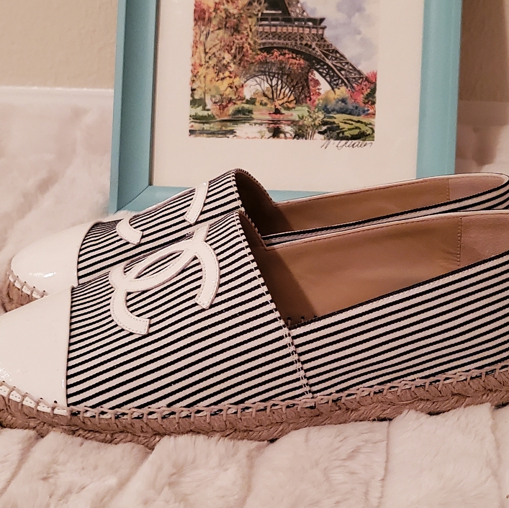 Shoes - Picture 3 of 6